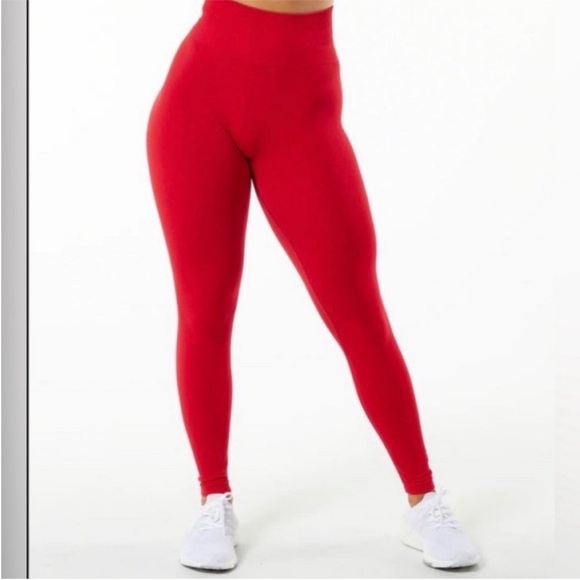 Alphalete Amplify in Red - Picture 2 of 2